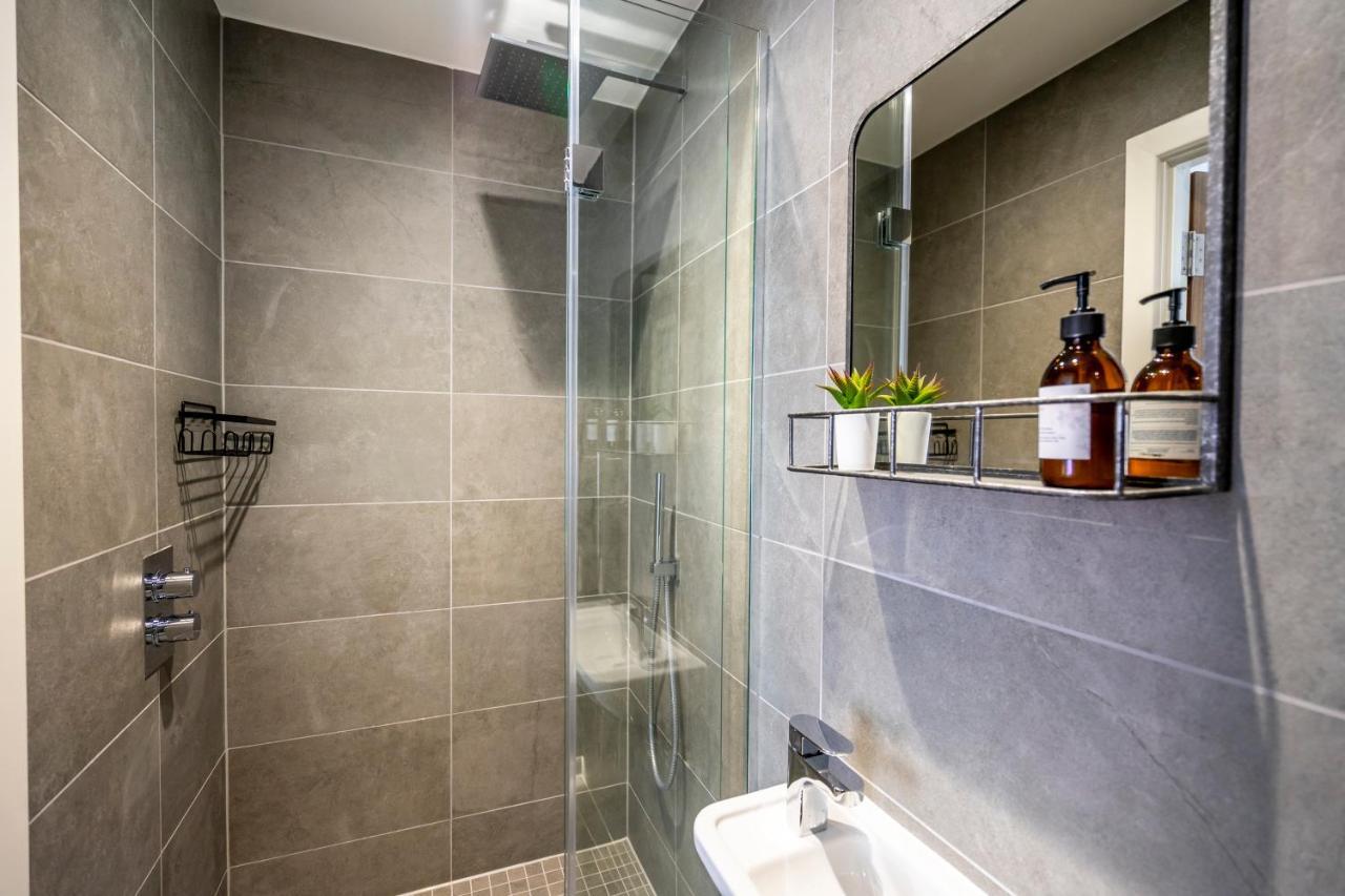 Out Of Office @ Ryedale House Apartman York Kültér fotó